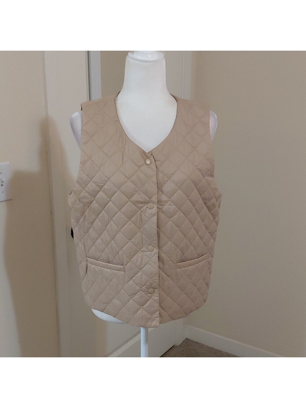 NWT Eileen Fisher Beige Quilted V-Neck Snap Front Vest Womens Size S $248 #955
